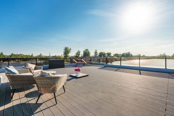 Top 5 idées pour choisir une terrasse composite écoresponsable